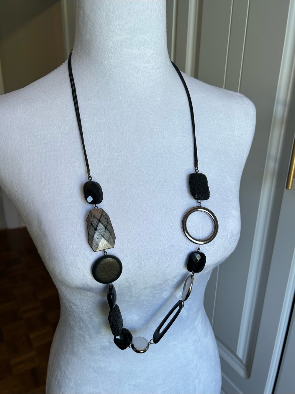 Elegant Black and Silver Necklace
